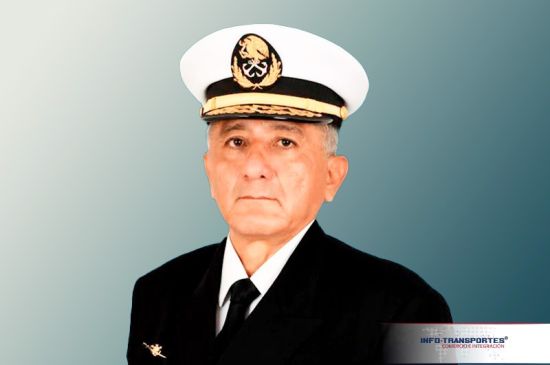 En ceremonia, Raymundo Morales da el poder marítimo-portuario a Toledo Guzmán